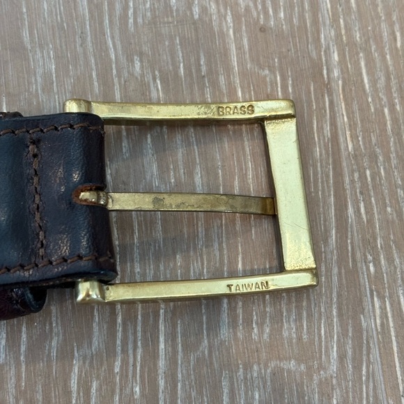 Brooks Brothers Dark Brown Leather Belt with Brass Buckle 40 - Picture 7 of 7
